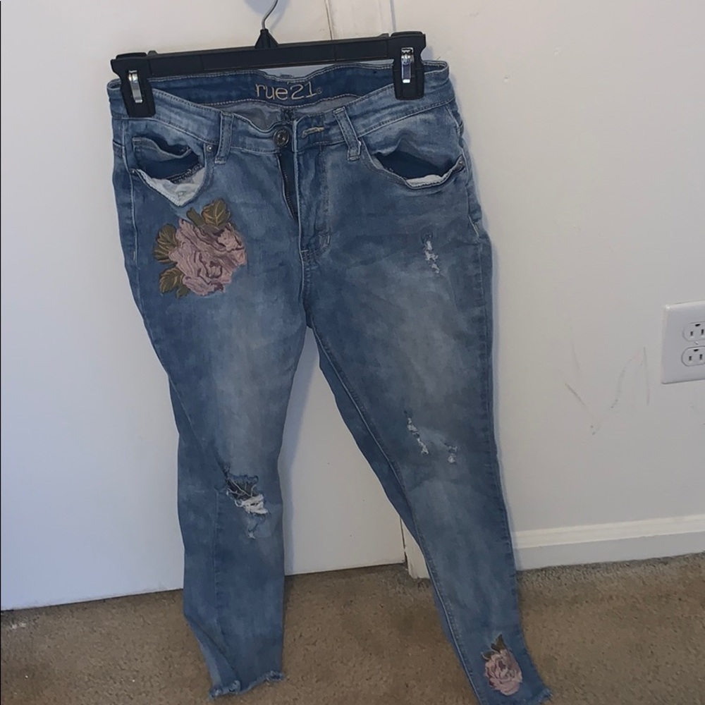 Flower detail ripped jeans size 8
